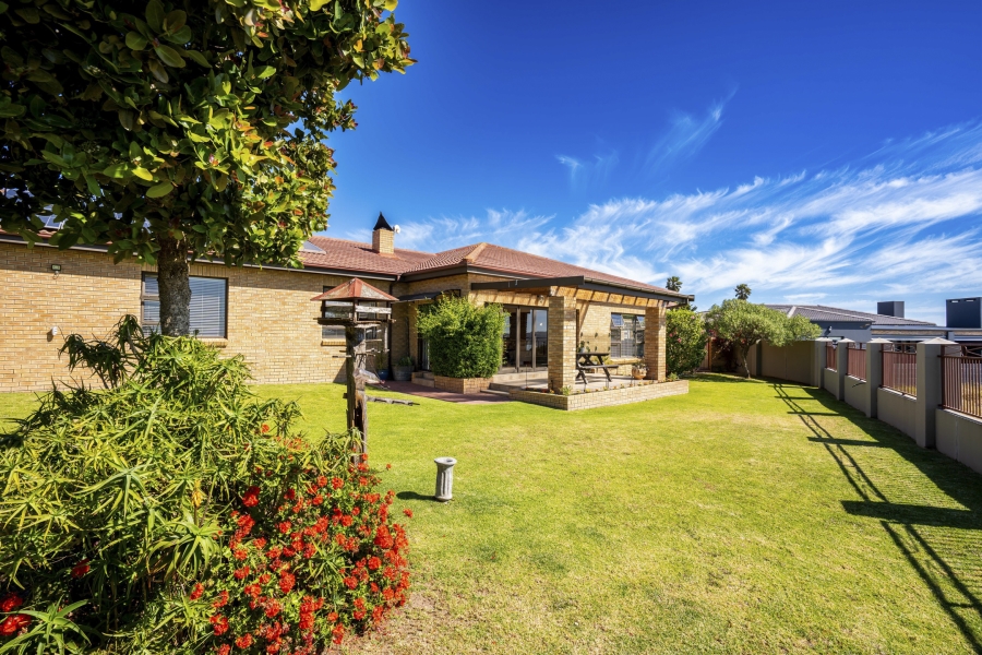 4 Bedroom Property for Sale in Myburgh Park Western Cape